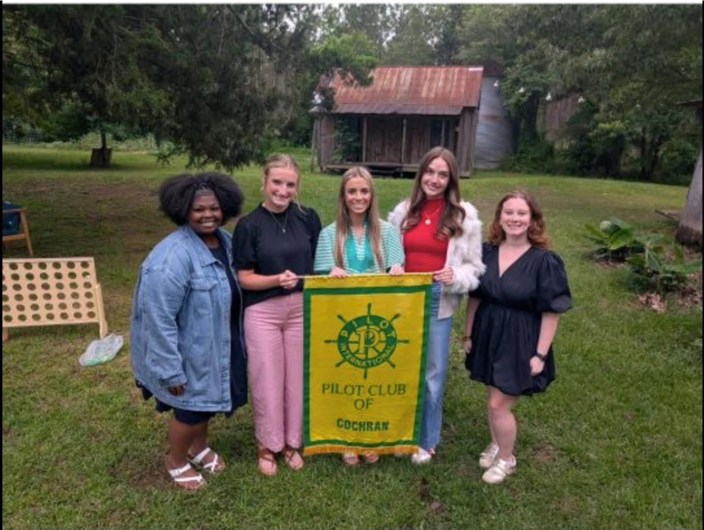 Pilot Club names scholarship winners
