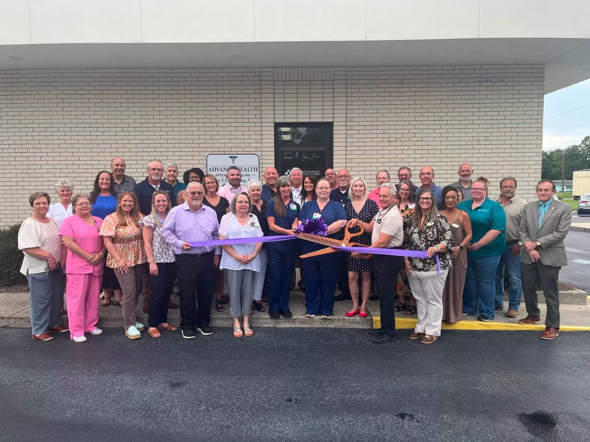 Dr. Guy Easterling Celebrates Grand Opening in Cochran