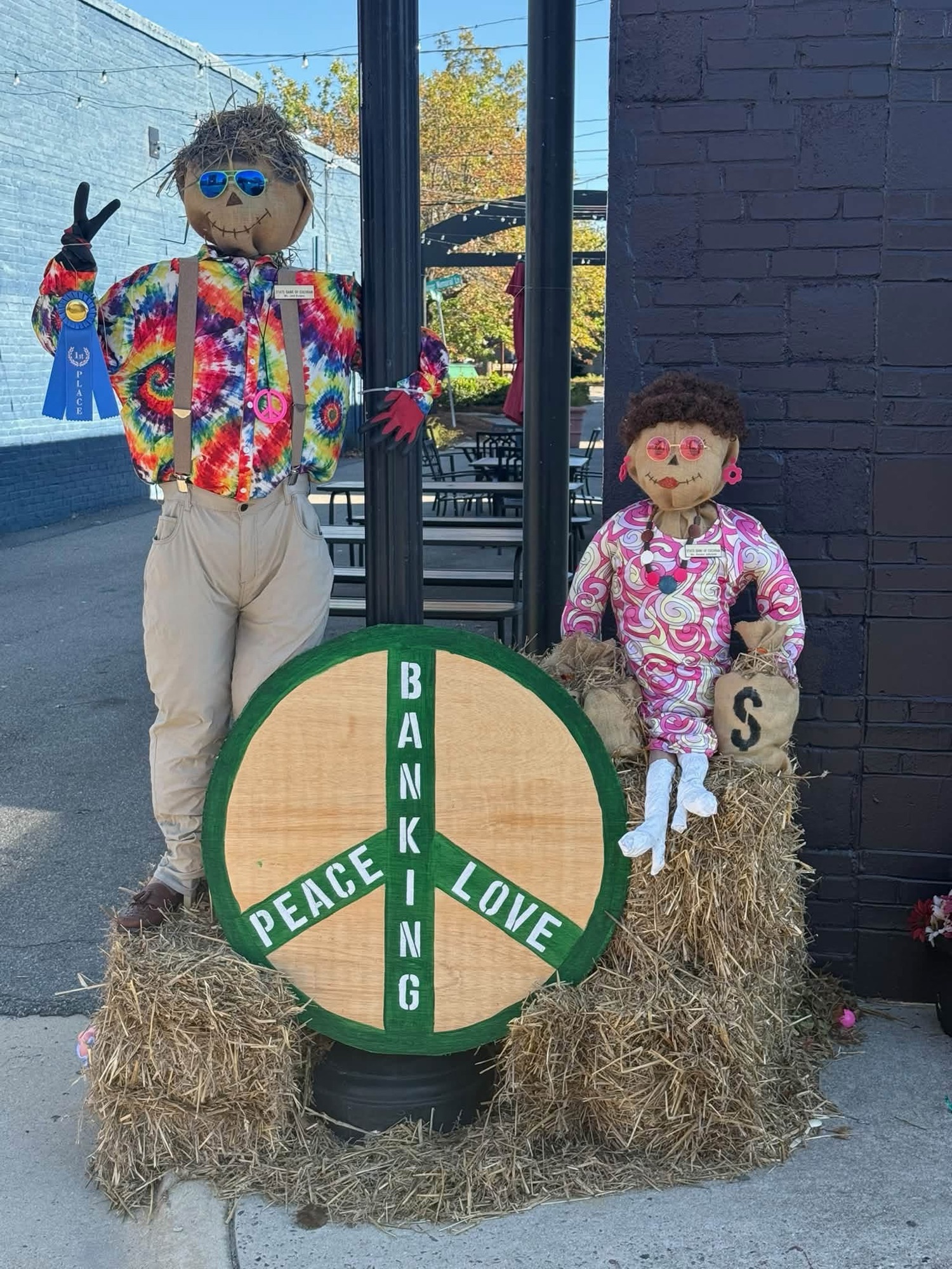 State Bank of Cochran Takes Top Honors in Annual Scarecrow Decorating Contest